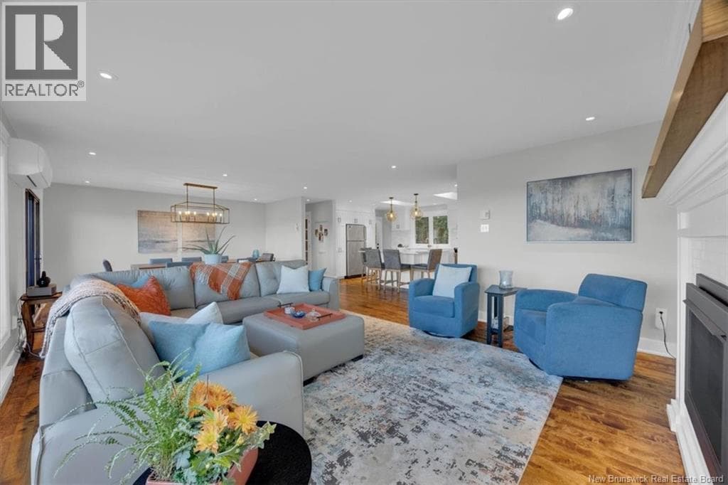 50 Beach Road, photo 11