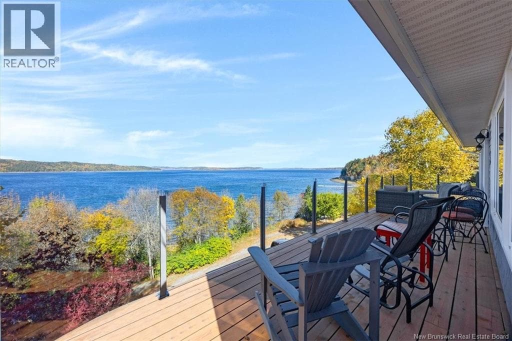 50 Beach Road, photo 41