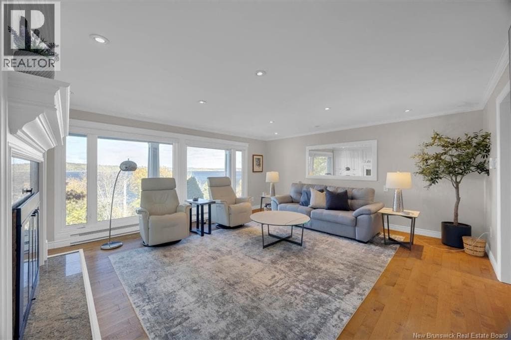 50 Beach Road, photo 29