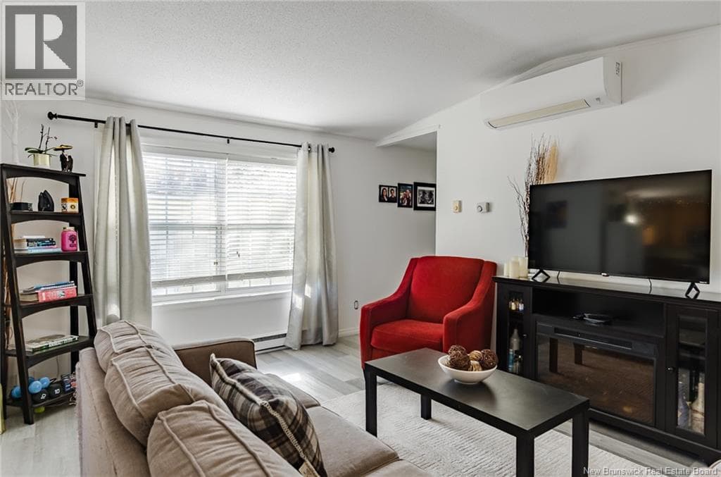84 Butternut Lane, photo 15
