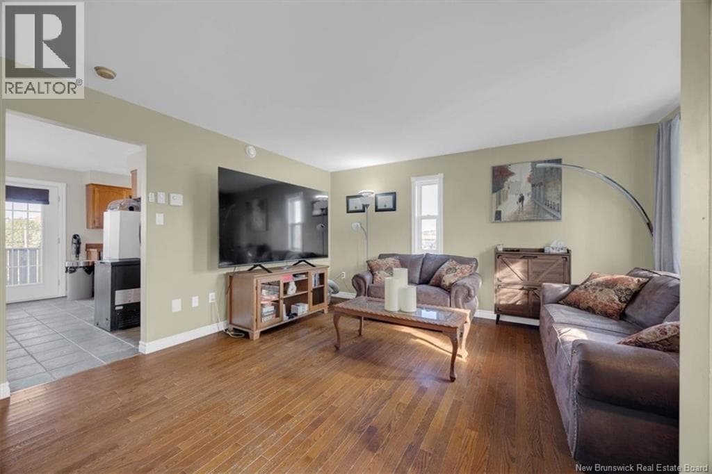 193 King St West, photo 2