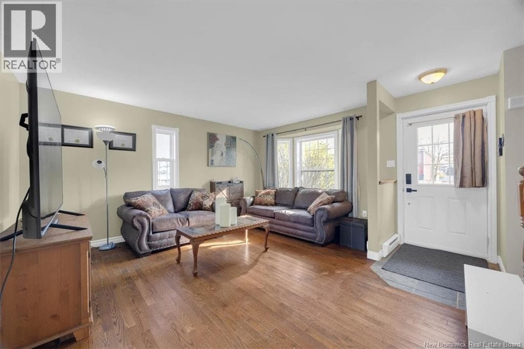 193 King St West, photo 7