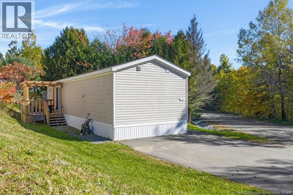83 Holly Lane, photo 3