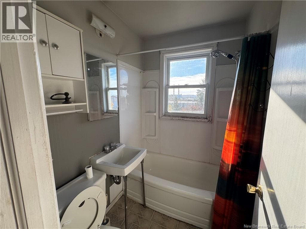 70-72 Spruce Avenue, photo 22