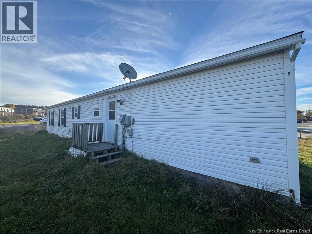 558 Bonita Avenue, photo 3