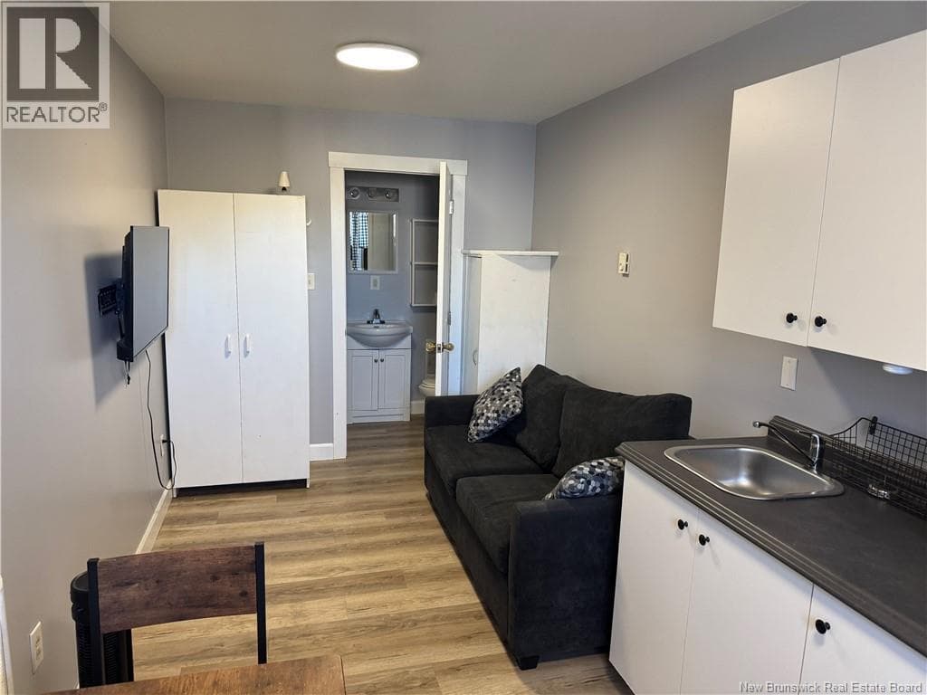 558 Bonita Avenue, photo 9