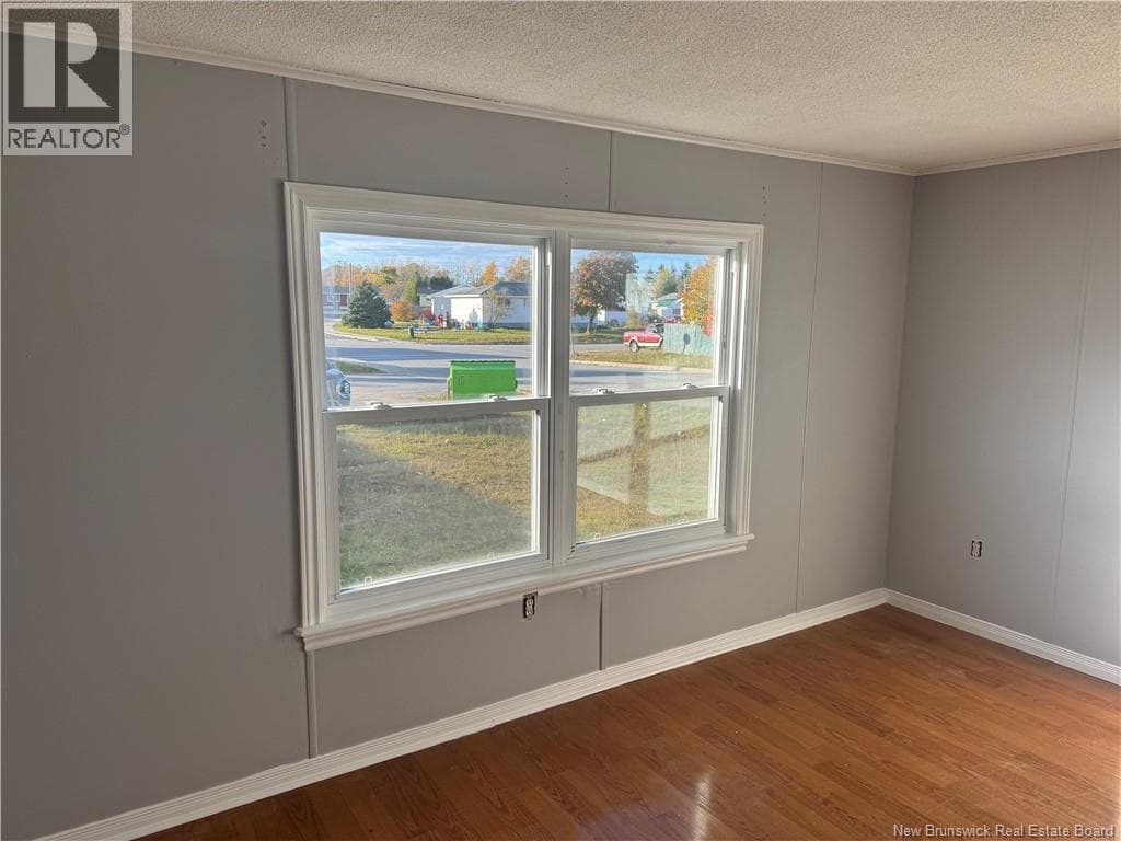 558 Bonita Avenue, photo 14