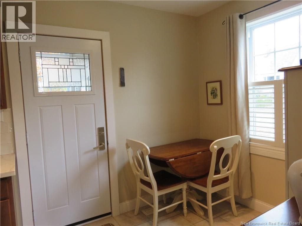 692 Dunn Avenue, photo 11
