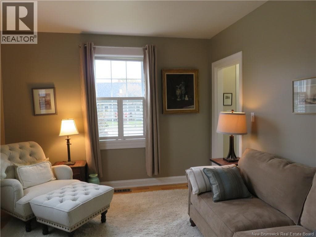 692 Dunn Avenue, photo 12