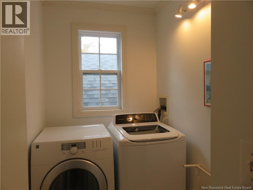 692 Dunn Avenue, photo 17