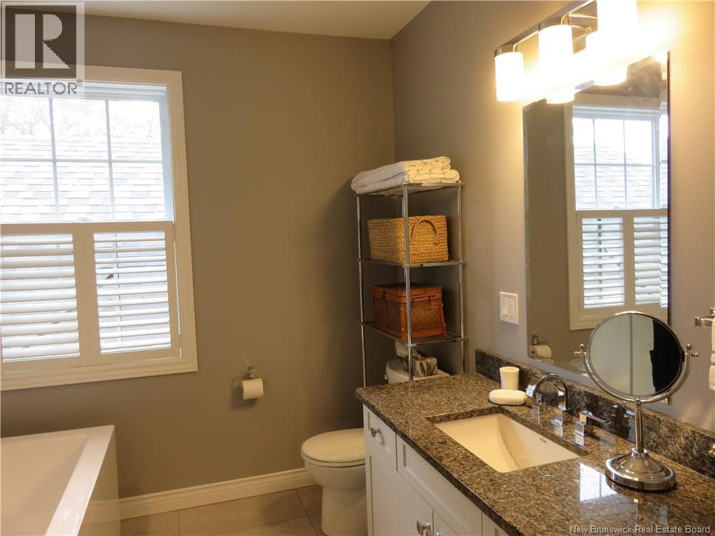 692 Dunn Avenue, photo 18