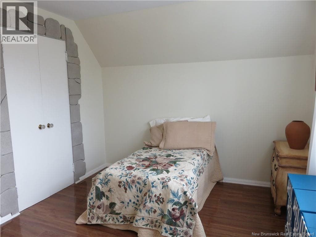 692 Dunn Avenue, photo 24