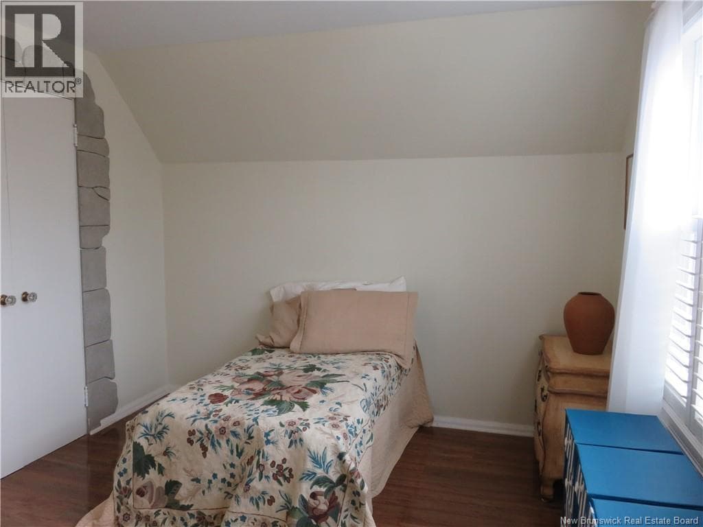 692 Dunn Avenue, photo 25