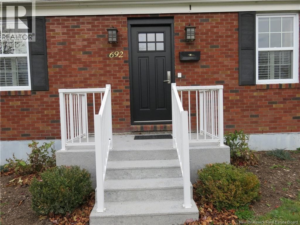 692 Dunn Avenue, photo 37