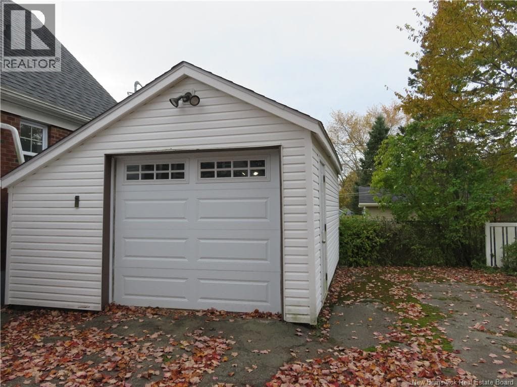 692 Dunn Avenue, photo 38