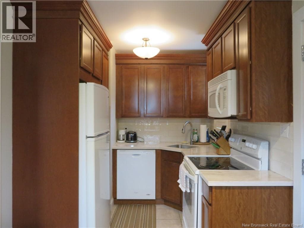 692 Dunn Avenue, photo 5