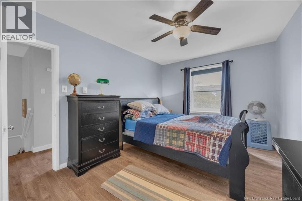 14 Hampton Manor, photo 16