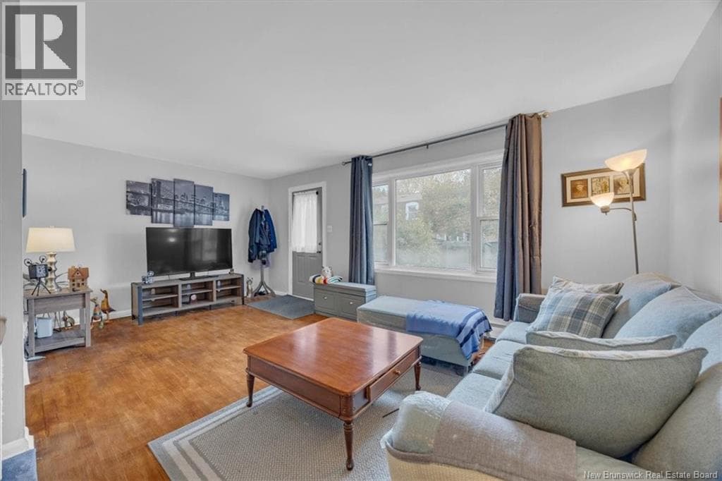14 Hampton Manor, photo 10