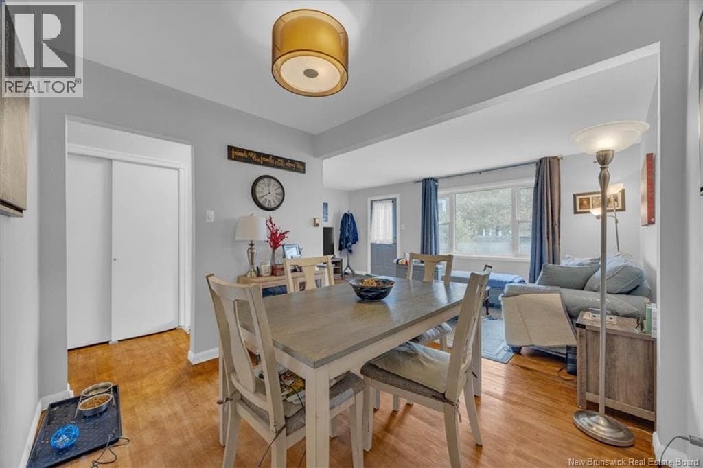 14 Hampton Manor, photo 11