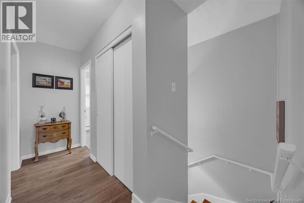 14 Hampton Manor, photo 15