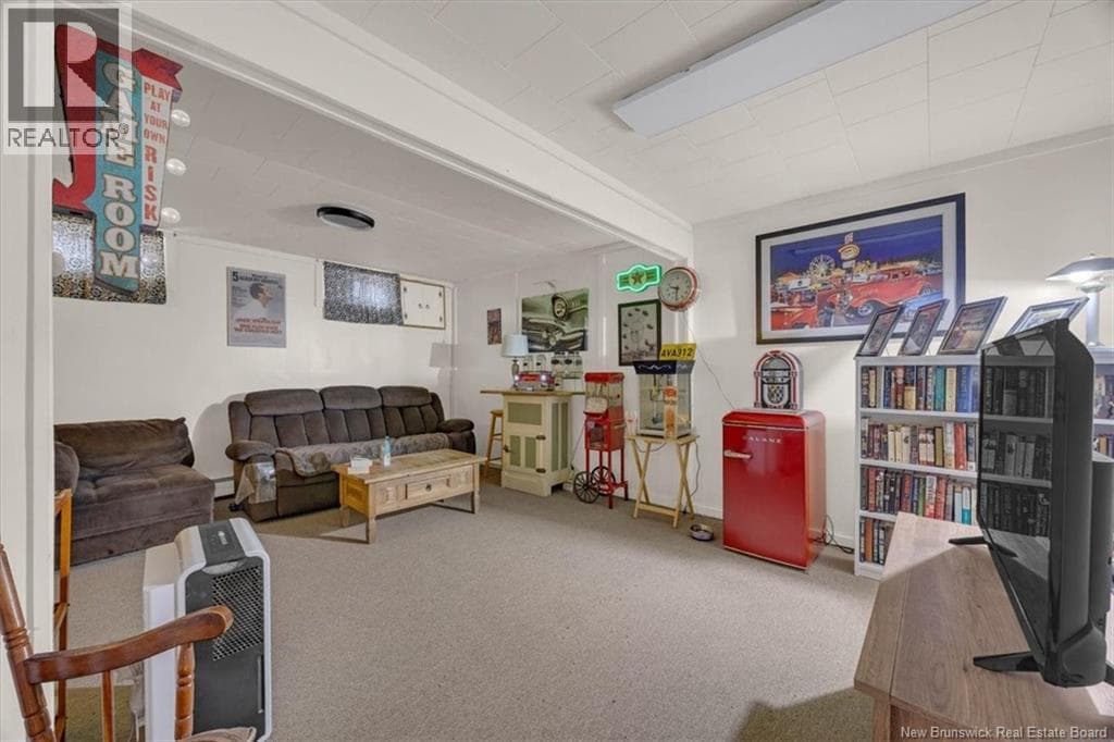 14 Hampton Manor, photo 22