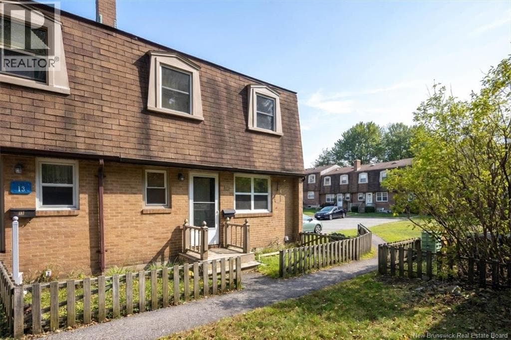 14 Hampton Manor, photo 6