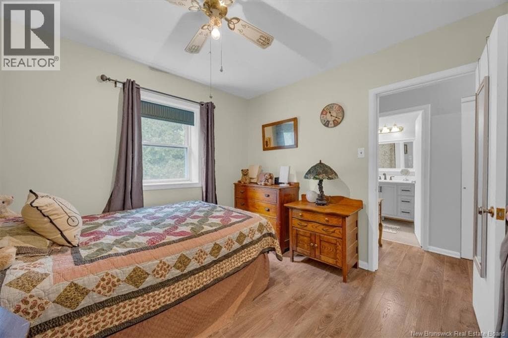 14 Hampton Manor, photo 18
