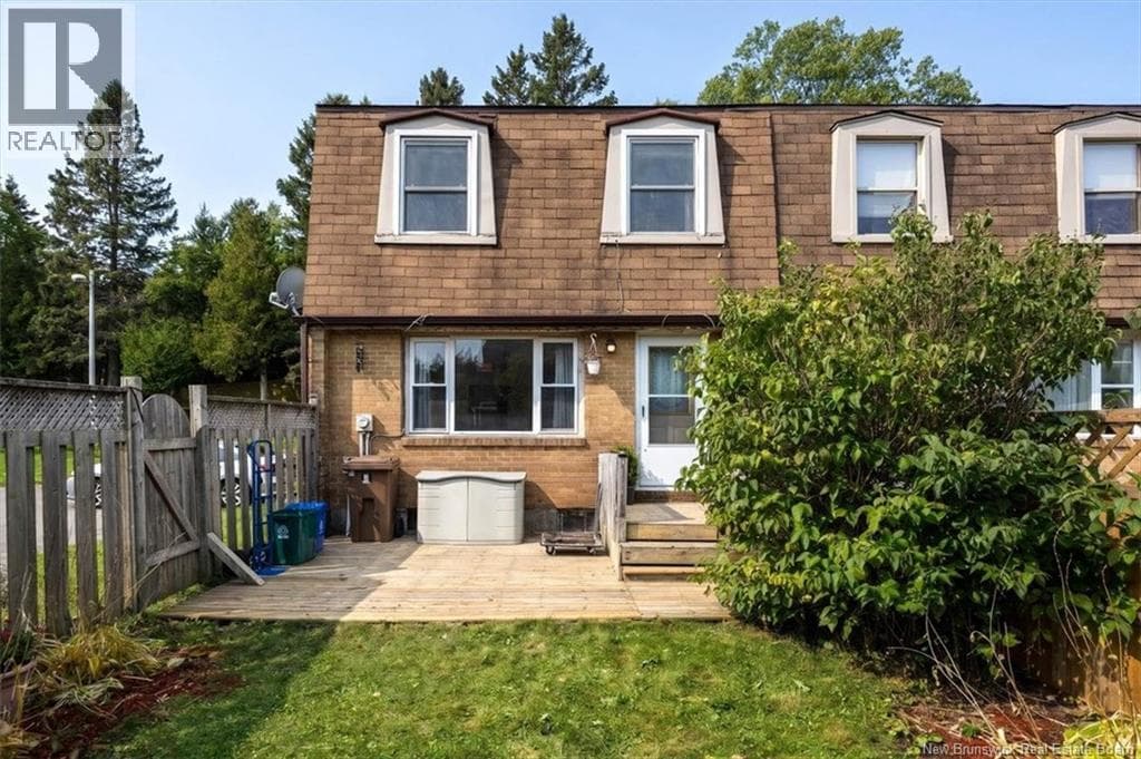 14 Hampton Manor, photo 25