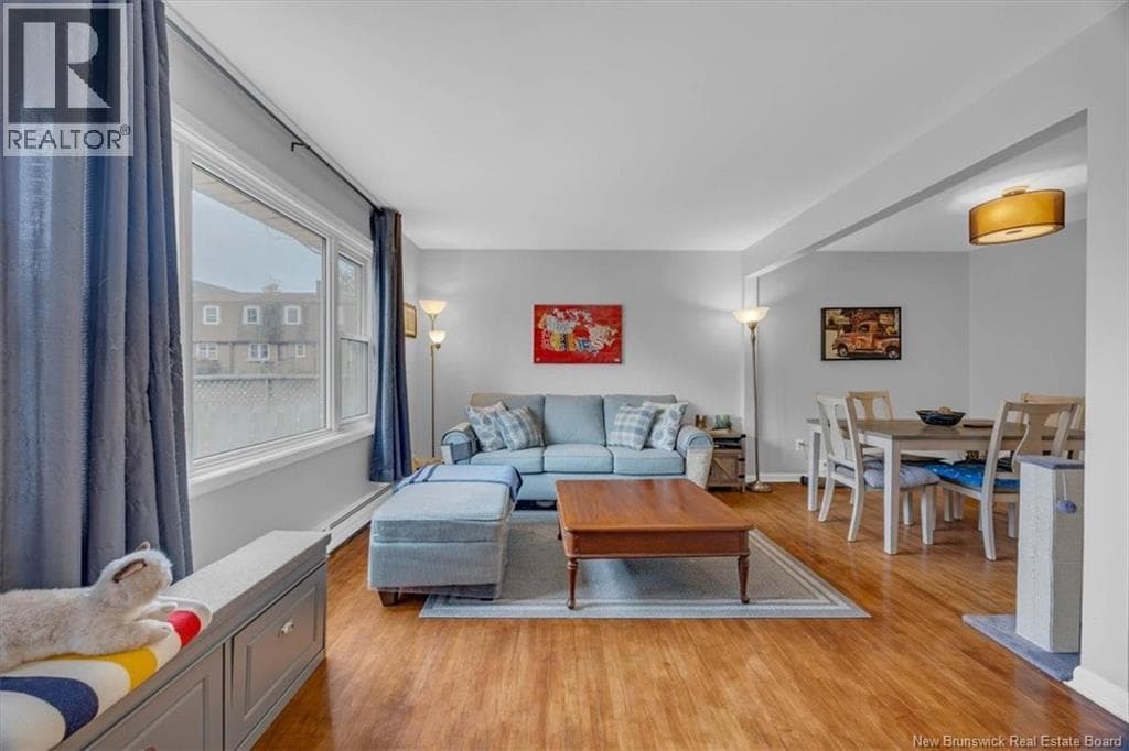 14 Hampton Manor, photo 2