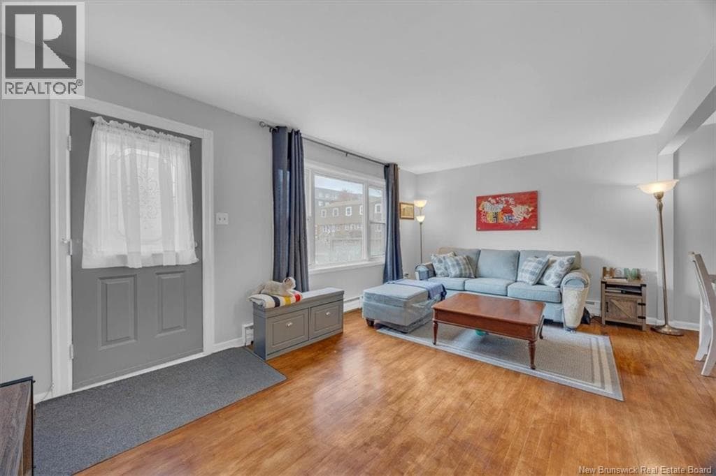 14 Hampton Manor, photo 9