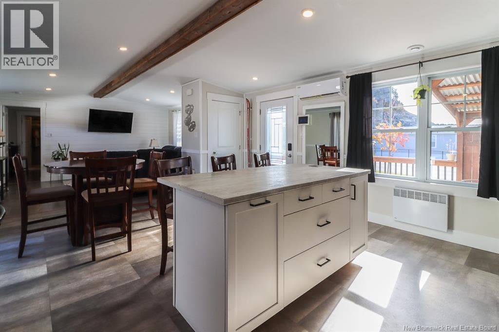 50 Rex Hurley Boulevard, photo 11