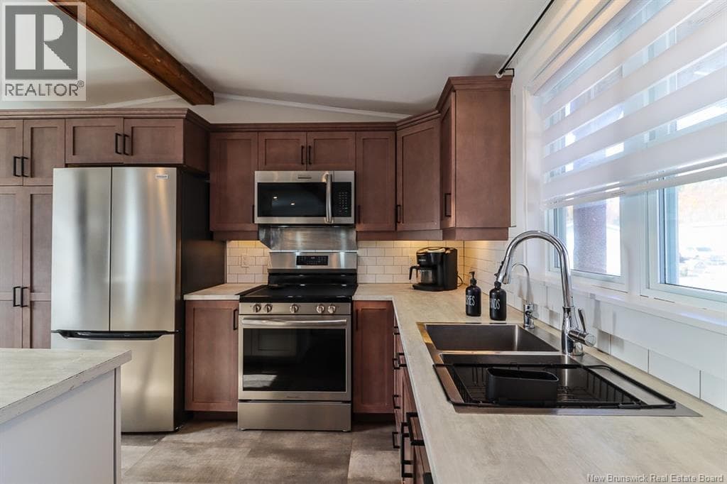 50 Rex Hurley Boulevard, photo 14