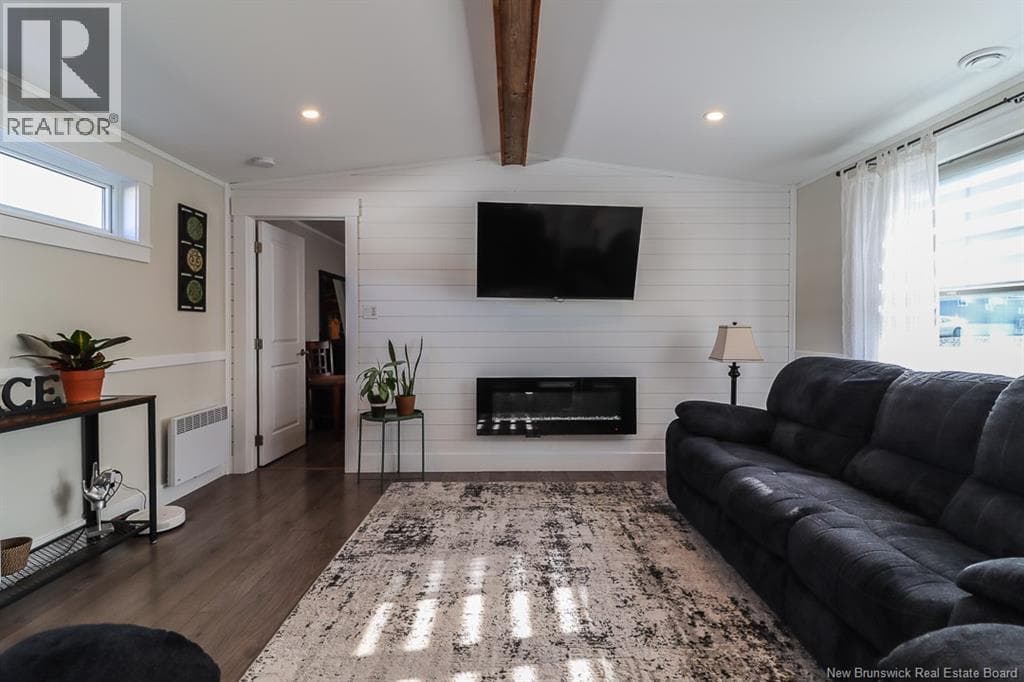 50 Rex Hurley Boulevard, photo 18