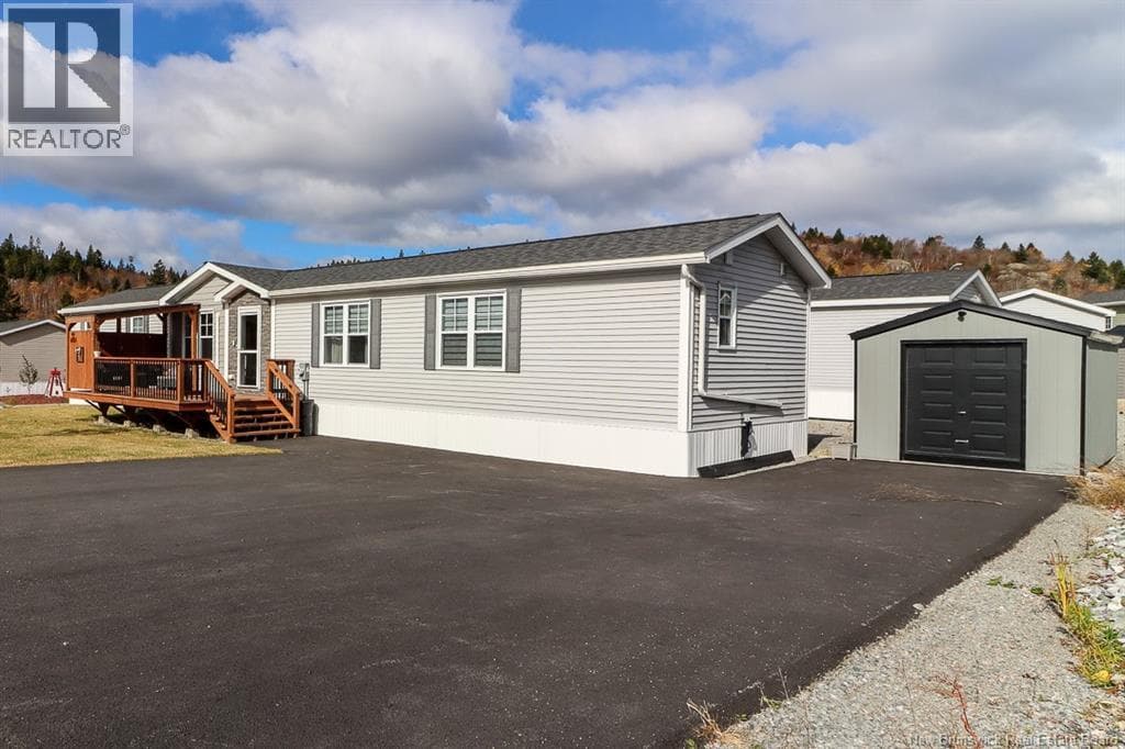 50 Rex Hurley Boulevard, photo 2