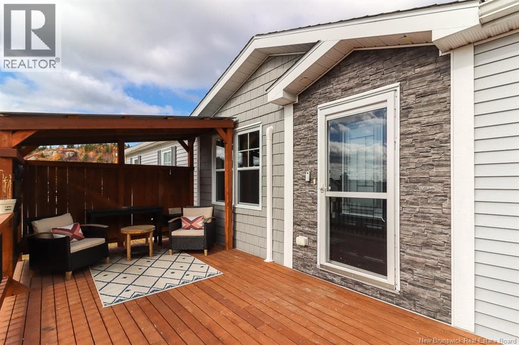 50 Rex Hurley Boulevard, photo 4