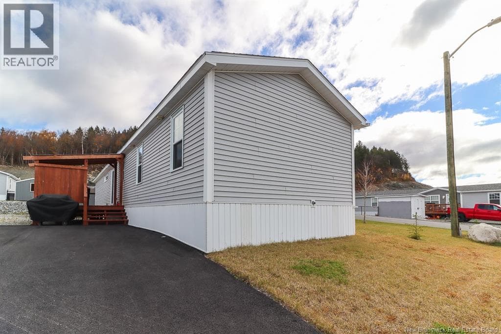 50 Rex Hurley Boulevard, photo 44
