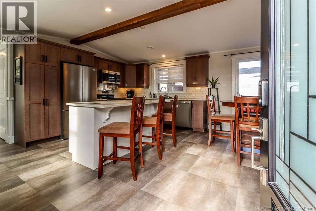 50 Rex Hurley Boulevard, photo 5