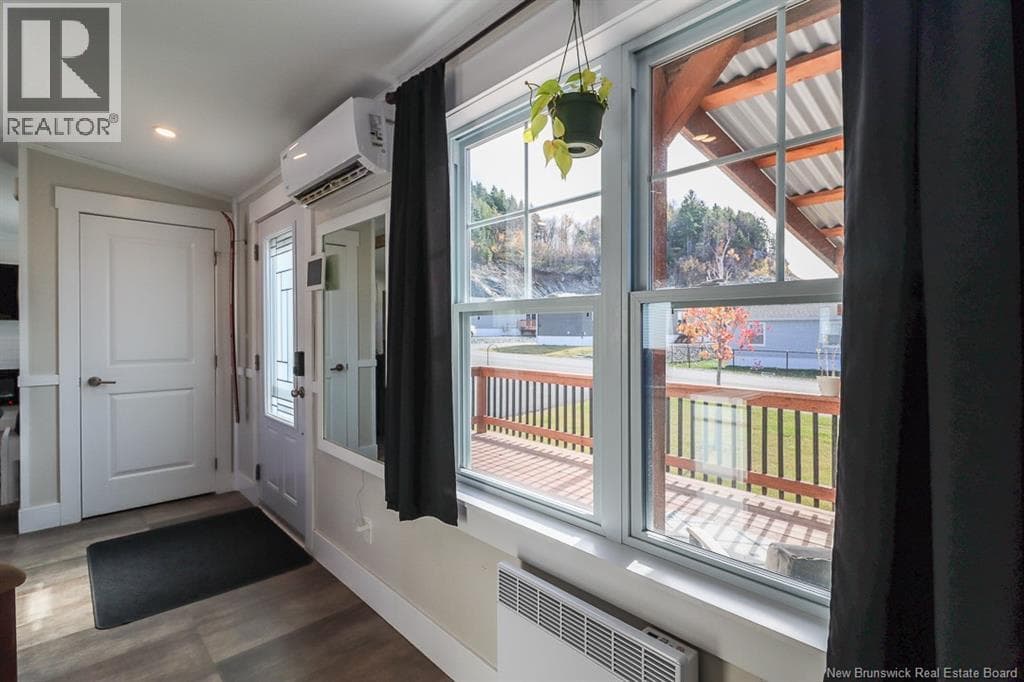 50 Rex Hurley Boulevard, photo 7