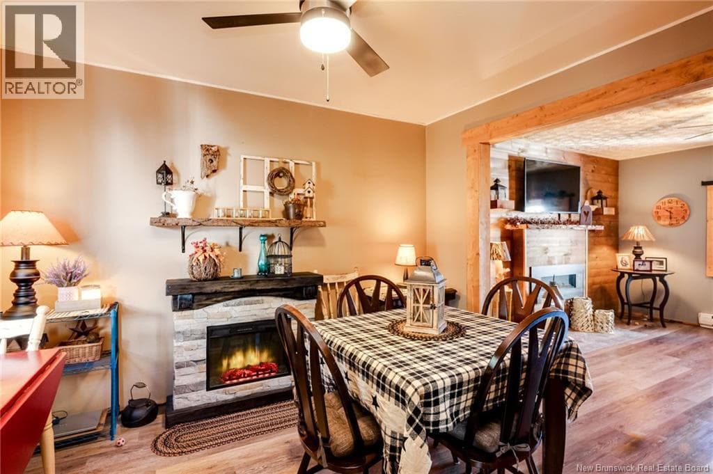145 Bellevue Street, photo 2