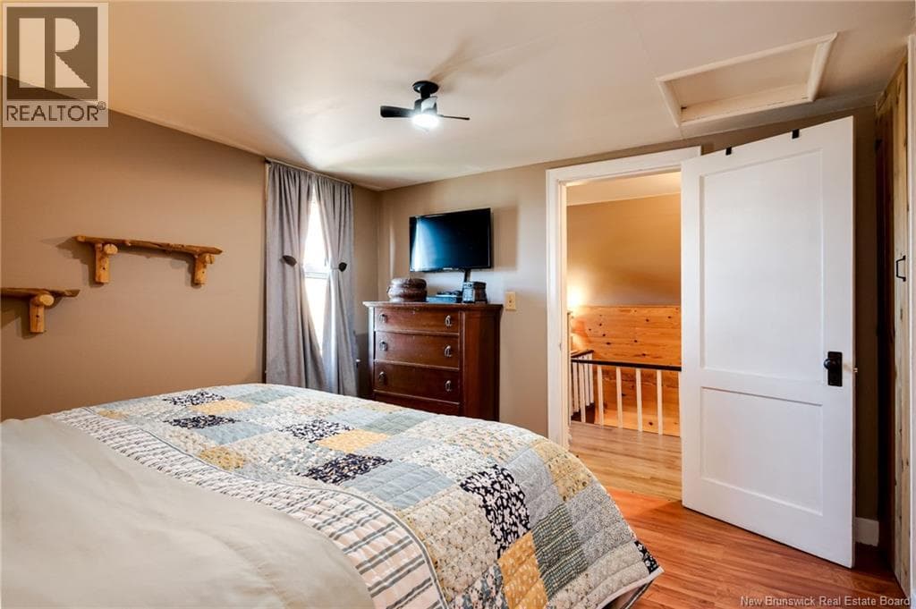 145 Bellevue Street, photo 23