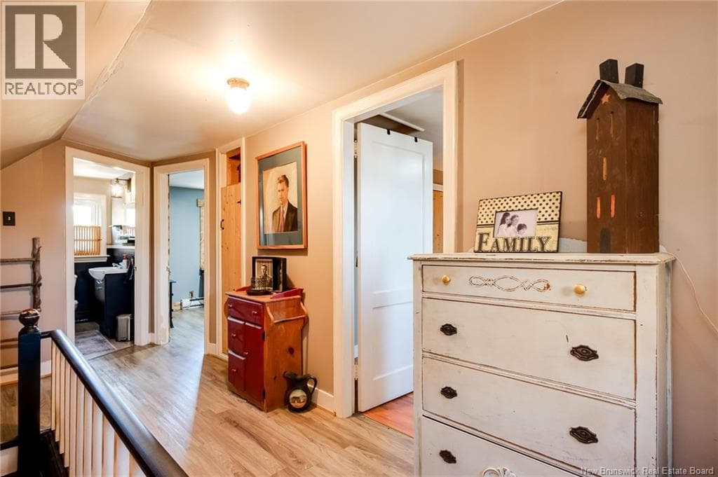145 Bellevue Street, photo 29