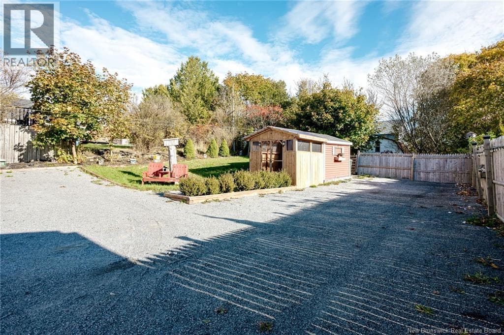 145 Bellevue Street, photo 42