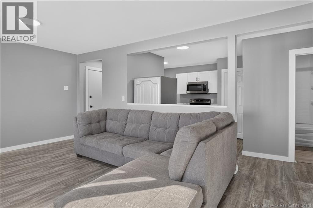 35 Centennial Drive, photo 22