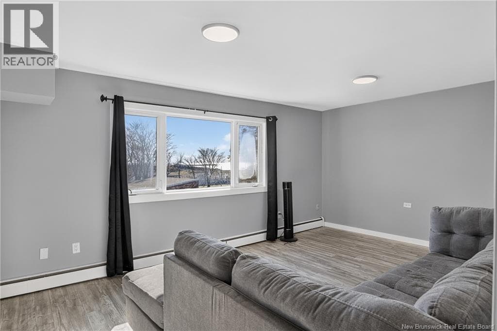 35 Centennial Drive, photo 23