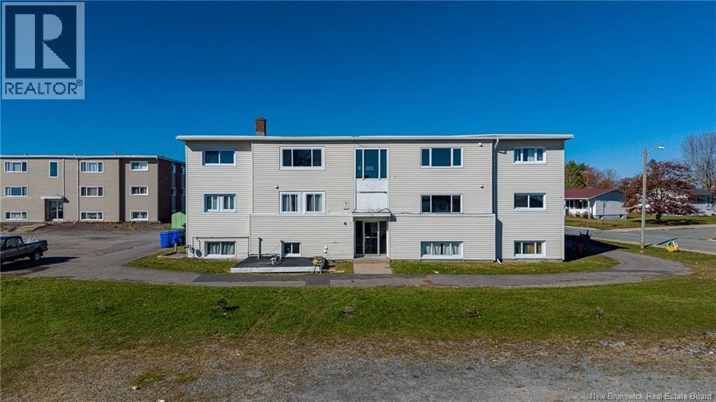 35 Centennial Drive, photo 3