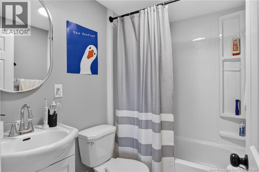 35 Centennial Drive, photo 32