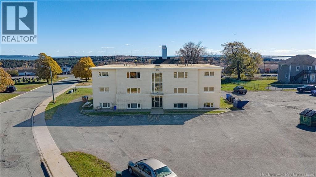 35 Centennial Drive, photo 4