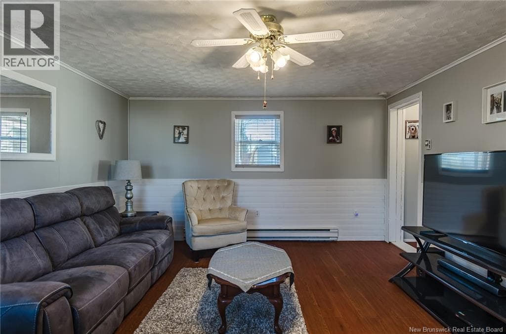18 Fourth Street, photo 13