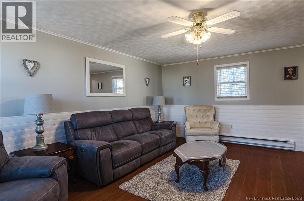 18 Fourth Street, photo 14