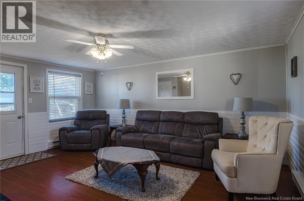 18 Fourth Street, photo 15